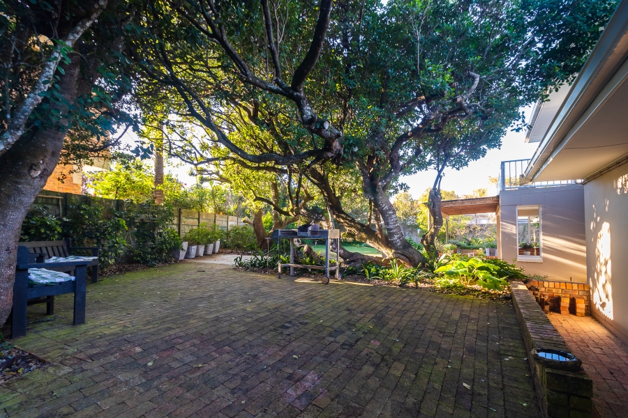 5 Bedroom Property for Sale in Kenton On Sea Eastern Cape